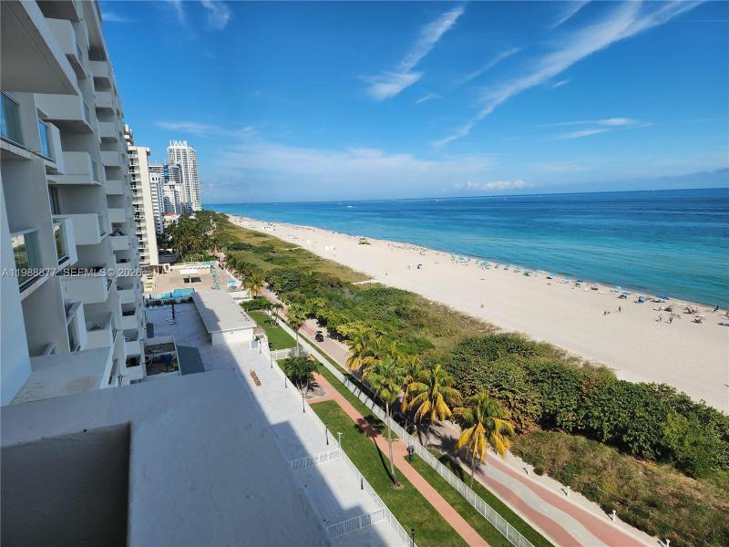 Condo for sale at Pavilion 1110