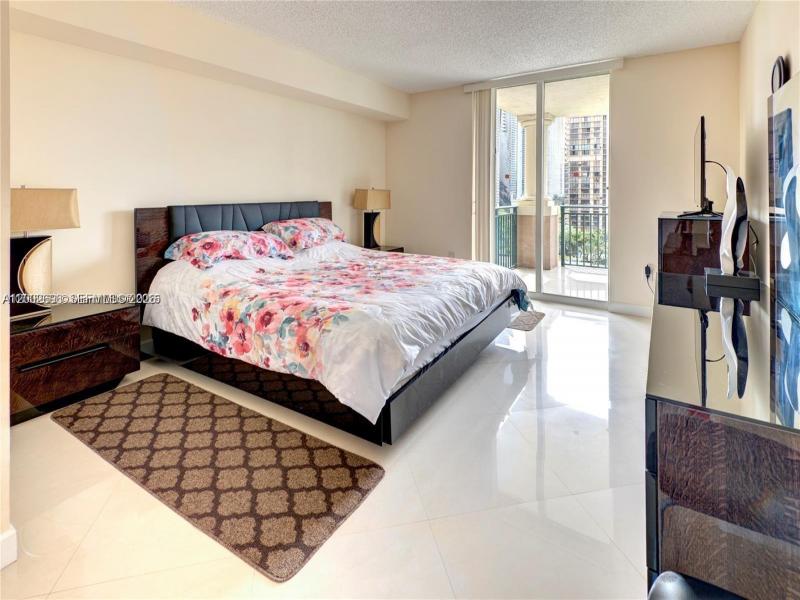 Comprar apartamento en King David 902