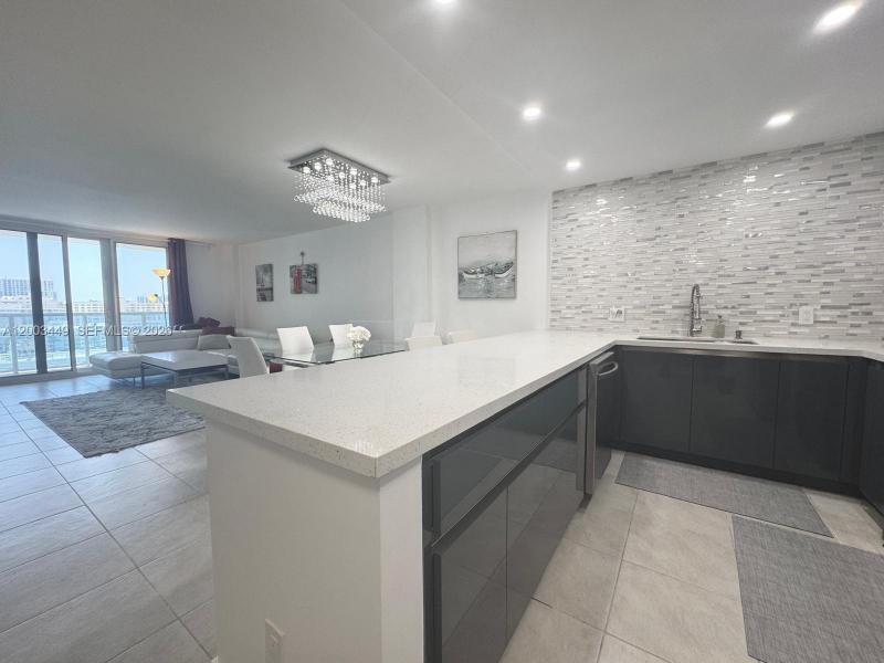 Condo for sale at Hallmark of Hollywood 1710