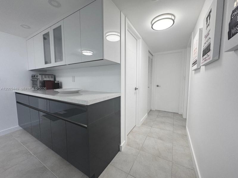 Condo for sale at Hallmark of Hollywood 1710