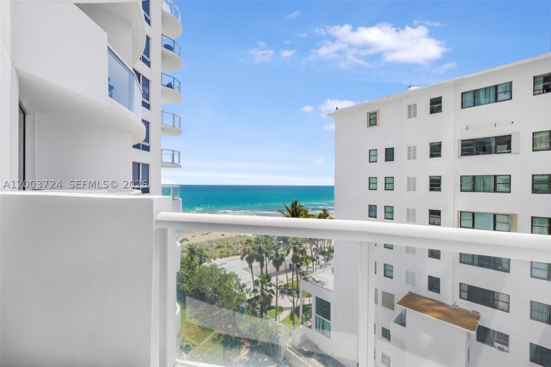 Apartment for rent at Akoya 805