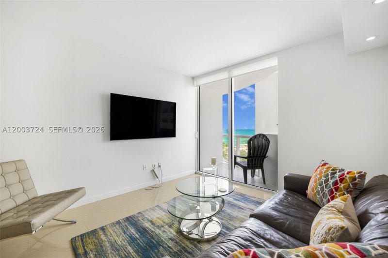 Apartment for rent at Akoya 805