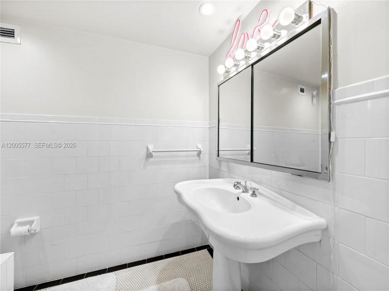 Condo for sale at Imperial House 11A
