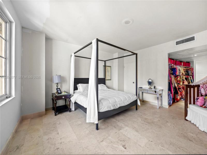 Condo for sale at Imperial House 11A
