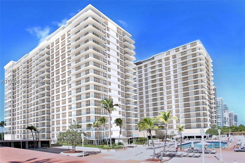 Comprar apartamento en Balmoral Condo 14D