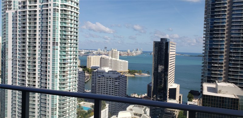 Apartment for rent at 1010 Brickell 3205