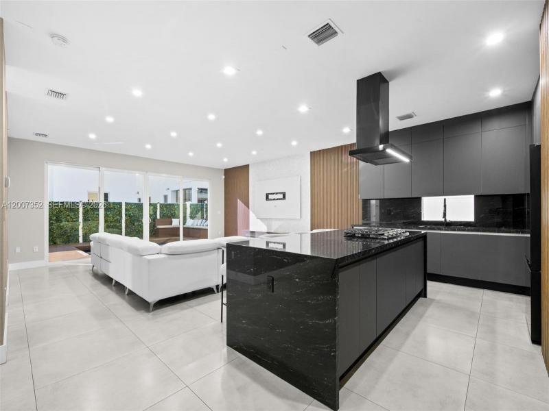 Property photo # 8
