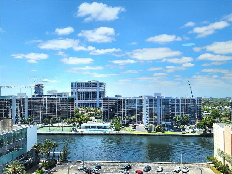 Apartment for rent at Alexander Towers 1103