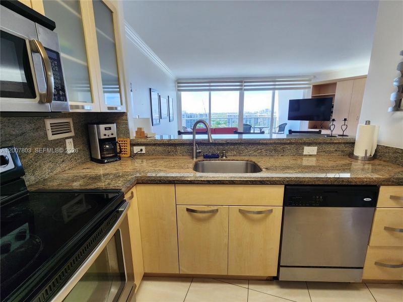 Apartment for rent at Alexander Towers 1103