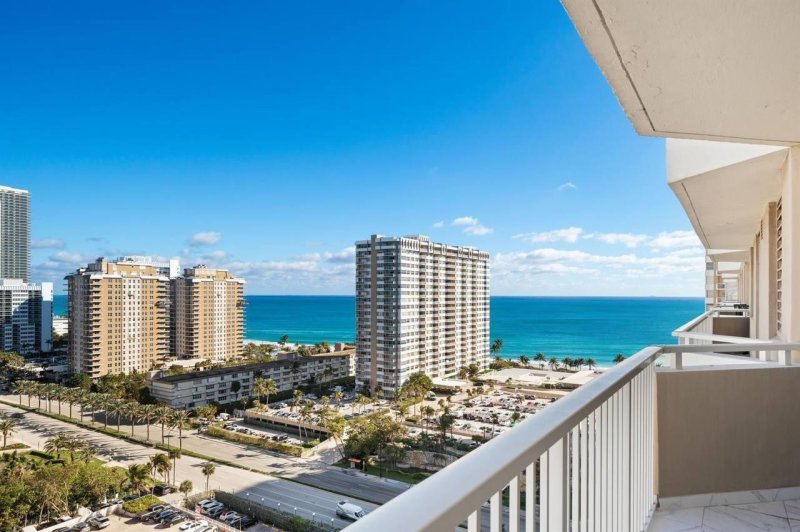 Condo for sale at The Hemispheres 16b