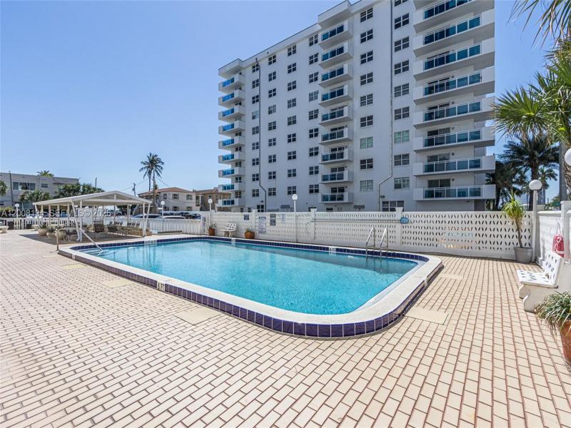 Condo for sale at Cambridge Towers 305