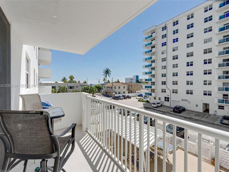 Condo for sale at Cambridge Towers 305