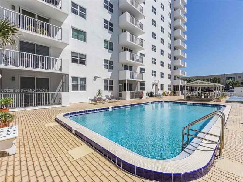Condo for sale at Cambridge Towers 305
