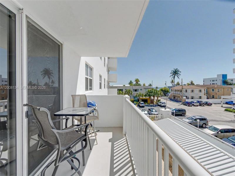 Condo for sale at Cambridge Towers 305