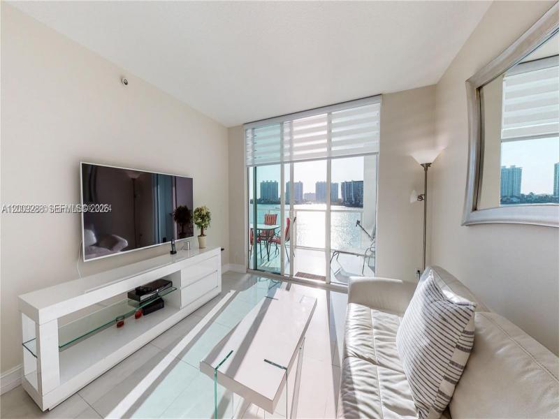 Alquiler de apartamento en Marina Bay Club 504