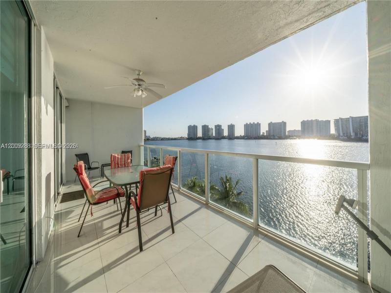 Alquiler de apartamento en Marina Bay Club 504