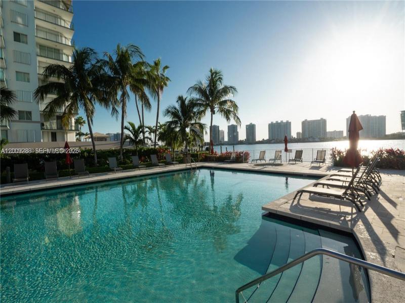Alquiler de apartamento en Marina Bay Club 504