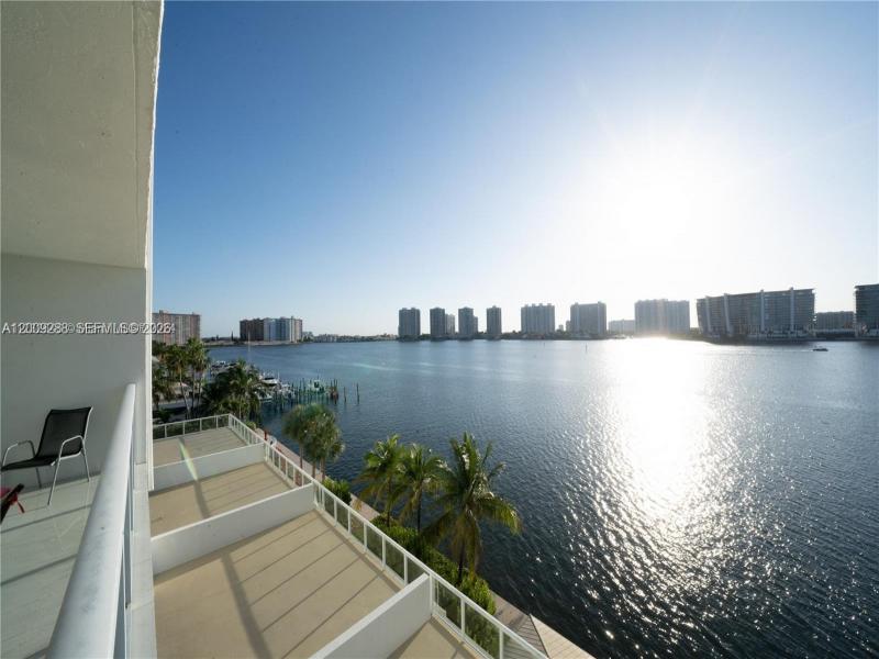 Alquiler de apartamento en Marina Bay Club 504
