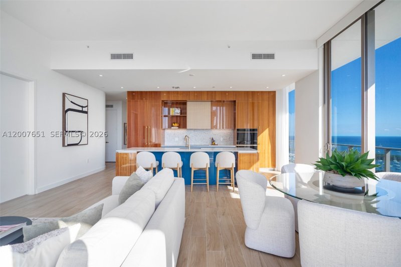 Comprar apartamento en MR. C Residences 1911