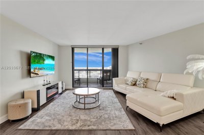 Mystic Pointe 400 Apt #3302