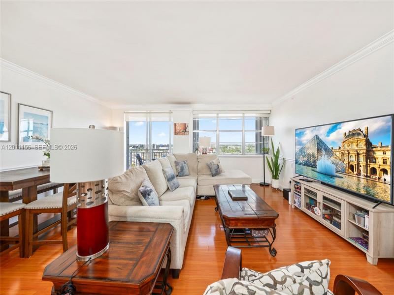Comprar apartamento en Bayview Towers B1006