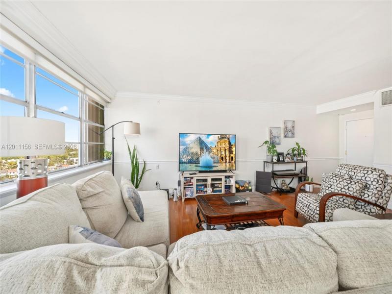 Comprar apartamento en Bayview Towers B1006