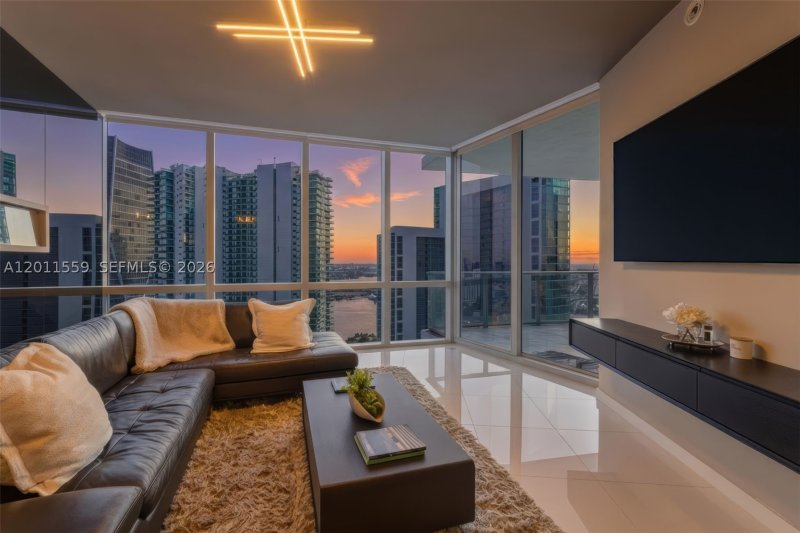 Apartment for rent at Paramount Miami WorldCenter 4303