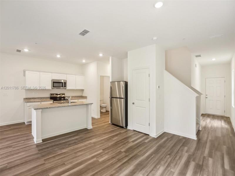 Property photo # 8