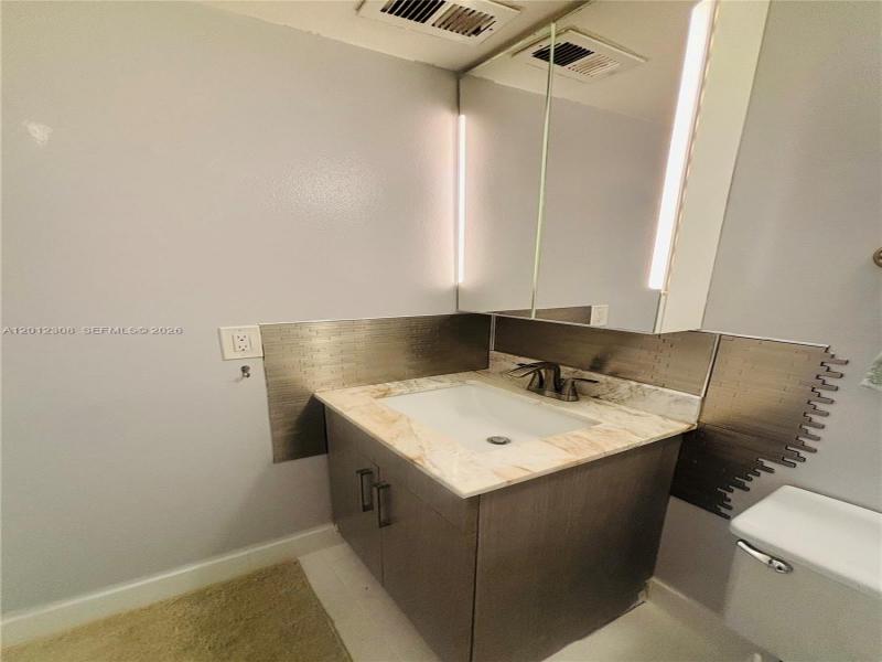 Condo for sale at Imperial Towers 622
