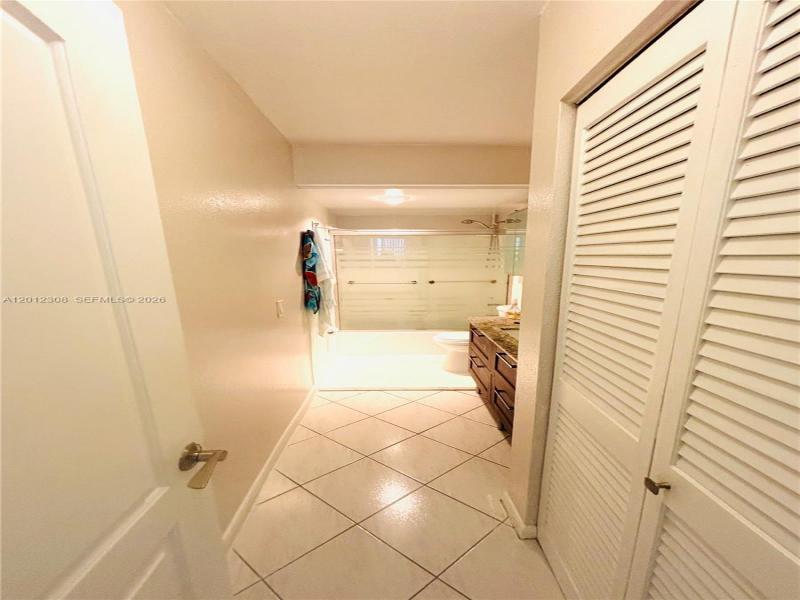 Condo for sale at Imperial Towers 622