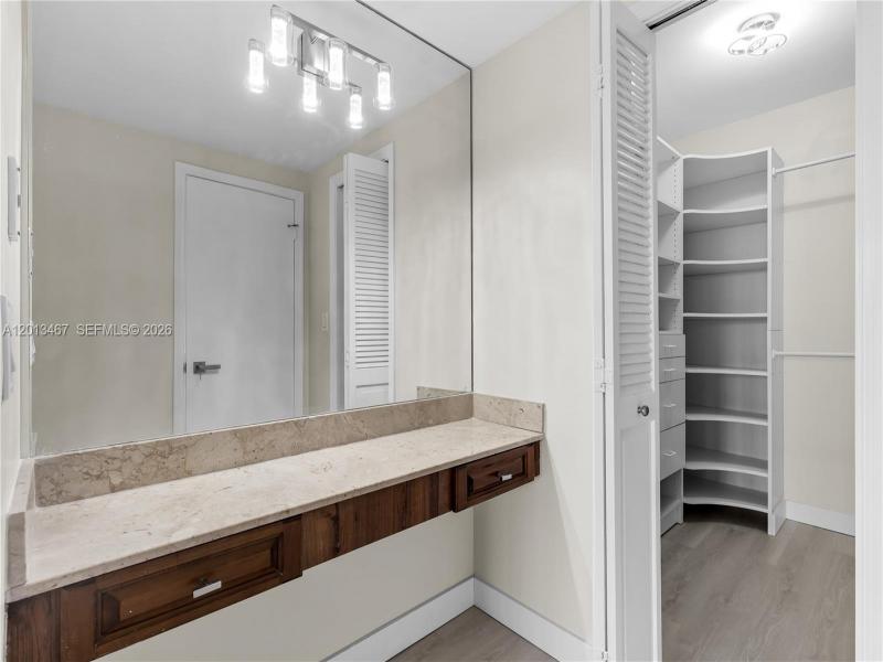 Comprar apartamento en The Cricket Club 601