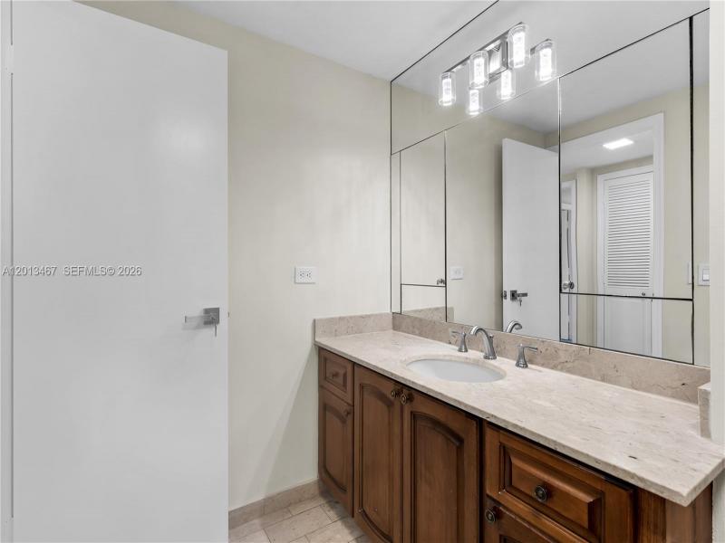 Comprar apartamento en The Cricket Club 601