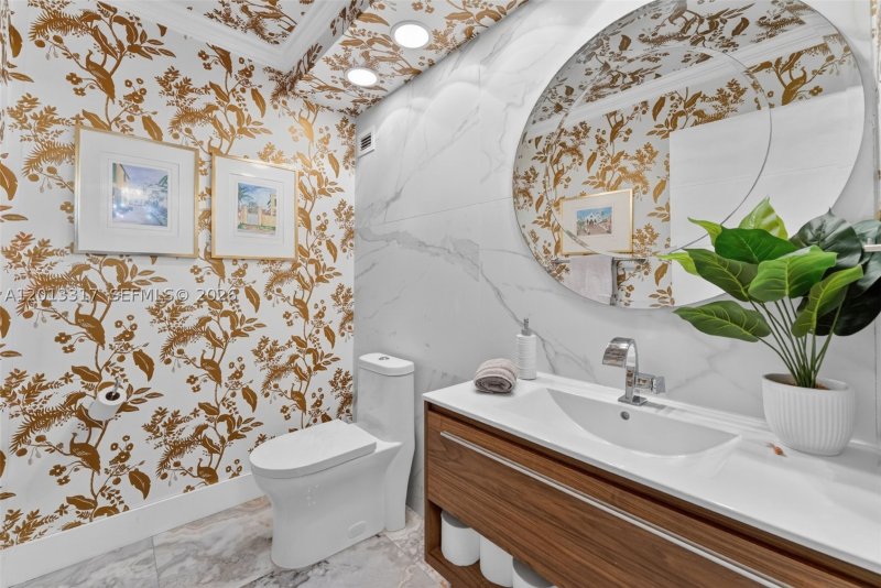 Condo for sale at La Mer Estates 705