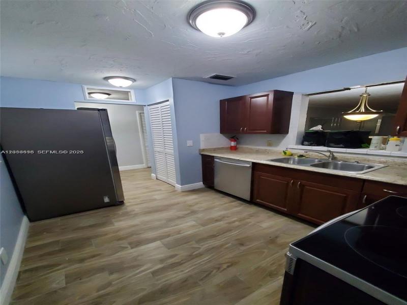 Property photo # 8