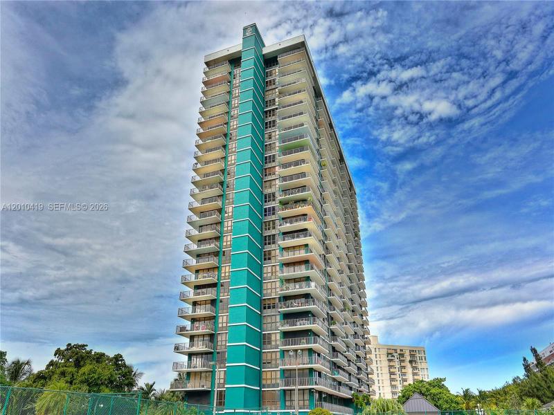 Palm Bay Yacht Club Apt #1908