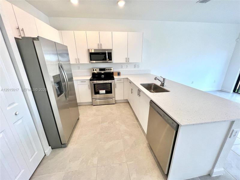 Property photo # 4