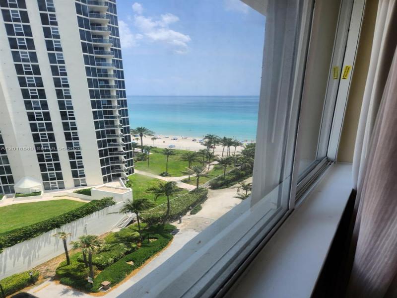 Comprar apartamento en Aventura Beach Club 1028