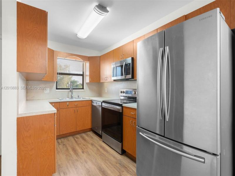Property photo # 9