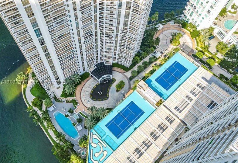 Comprar apartamento en Carbonell 3307