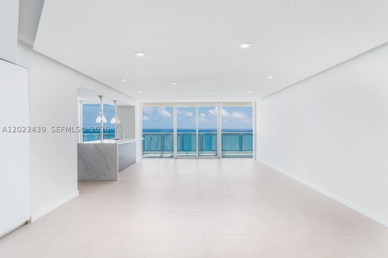 Condo for sale at La Gorce Palace 2502