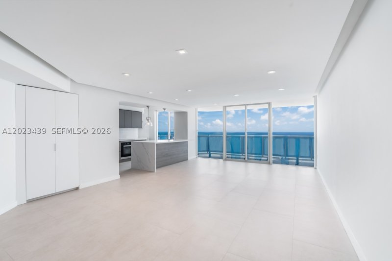 Condo for sale at La Gorce Palace 2502