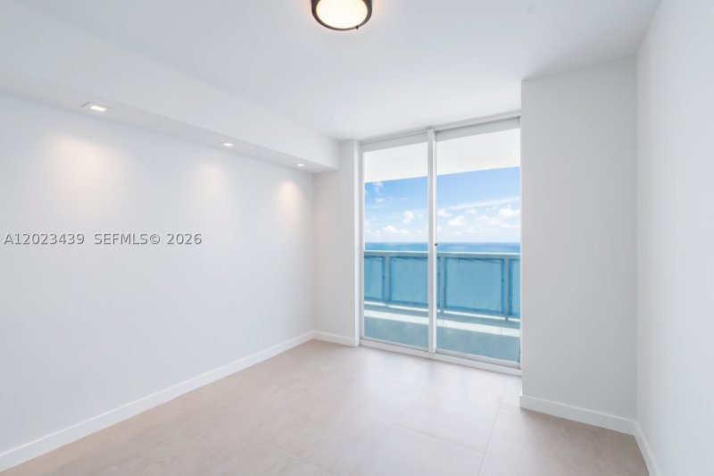 Condo for sale at La Gorce Palace 2502