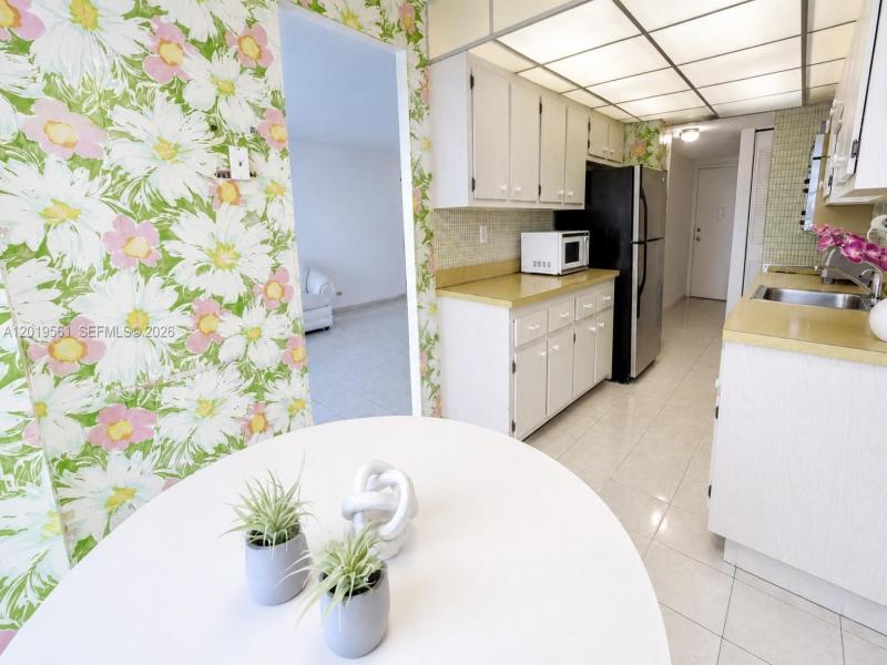 Condo for sale at Winston Towers 1916