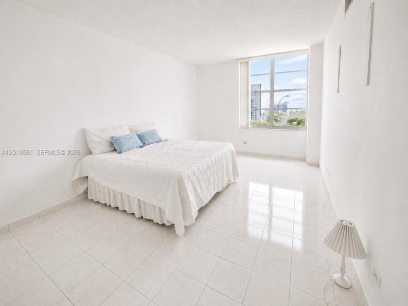Condo for sale at Winston Towers 1916