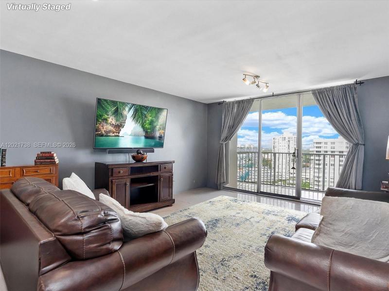 Comprar apartamento en Admirals Port Condos 2112E