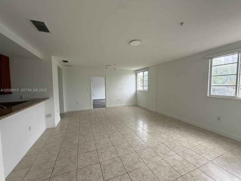 107 Mendoza Apt #201