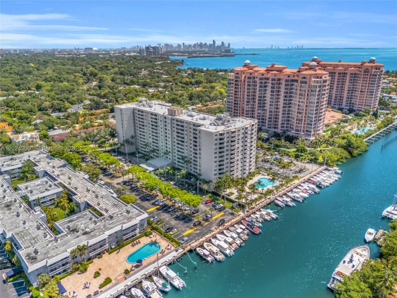 Alquiler de apartamento en Gables Waterway Towers 1201