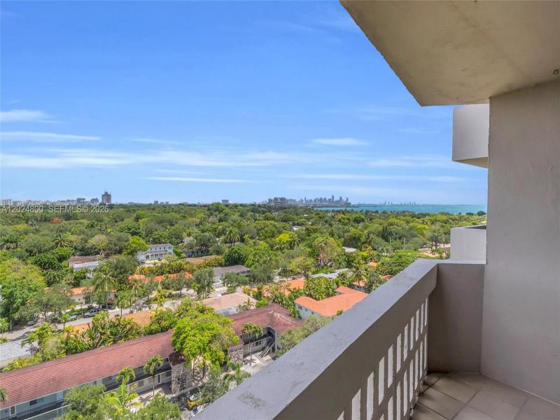 Alquiler de apartamento en Gables Waterway Towers 1201