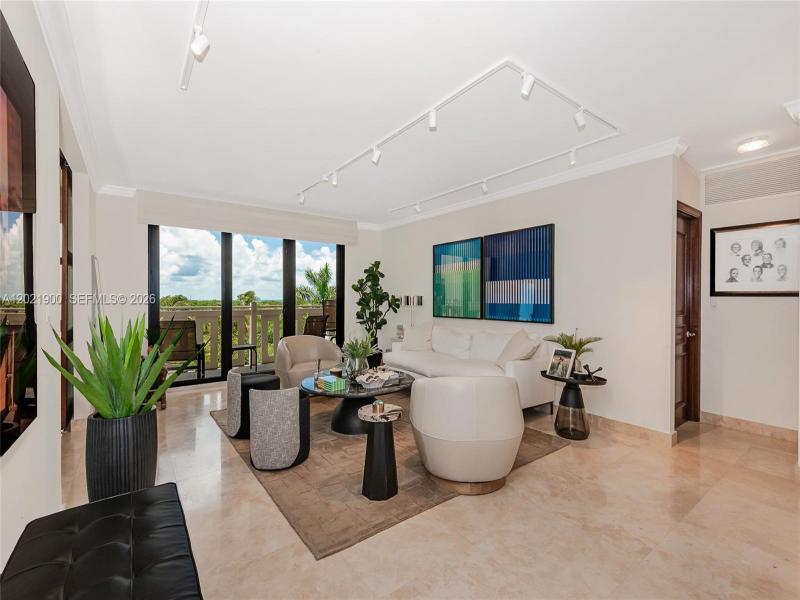 Comprar apartamento en Towers of Key Biscayne E405