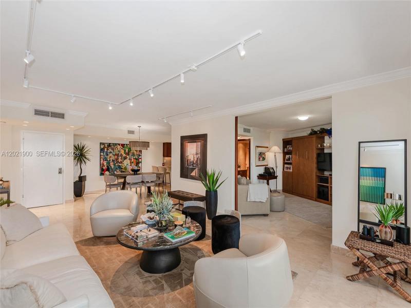 Comprar apartamento en Towers of Key Biscayne E405